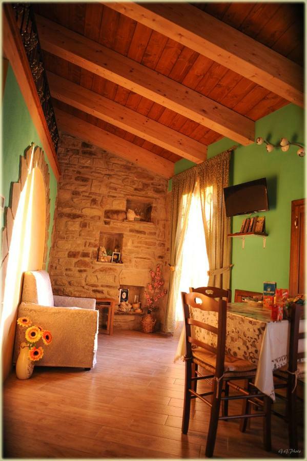 B&B L'Arabatana ปิเอตราเปอร์โตซา ภายนอก รูปภาพ